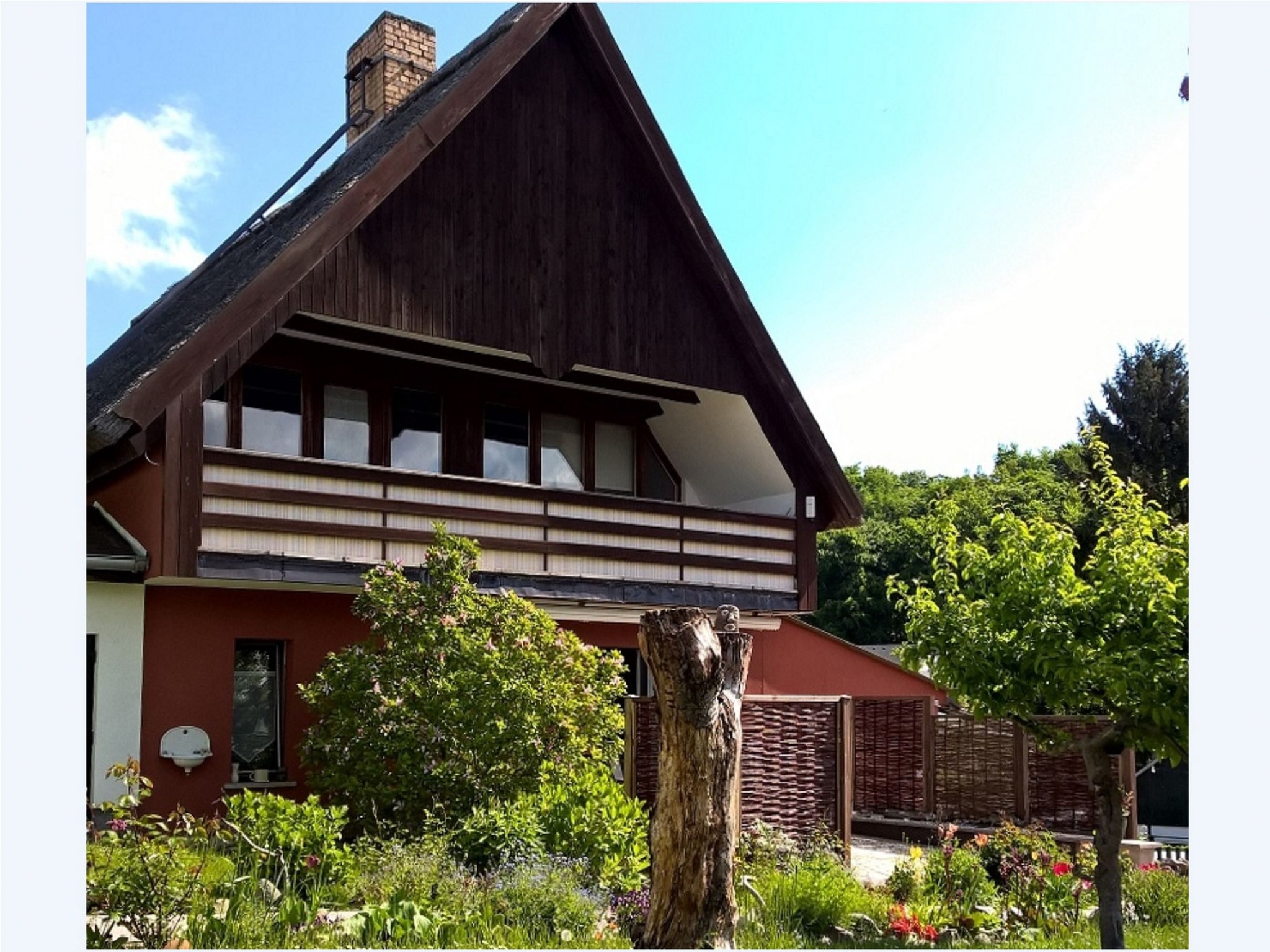 Gerdi – Frontansicht mit Terrasse